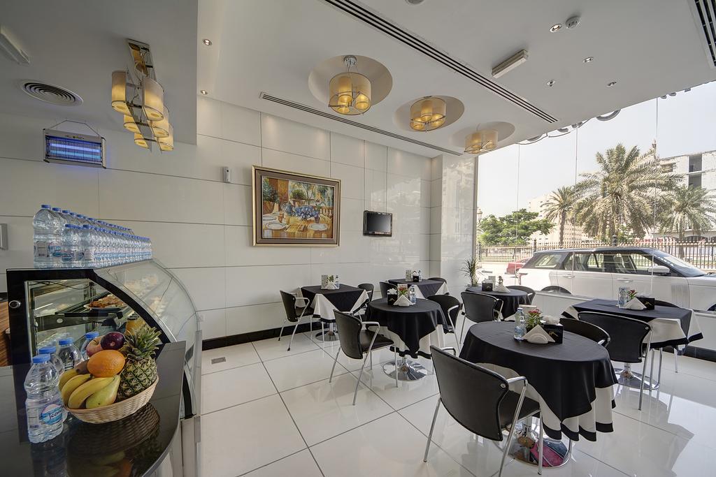 Rayan Hotel Corniche Sharjah Exterior photo